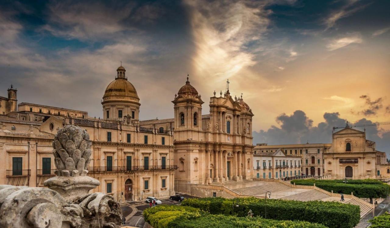 A Casa Tua Affitti Brevi Bed & Breakfast Noto Luaran gambar