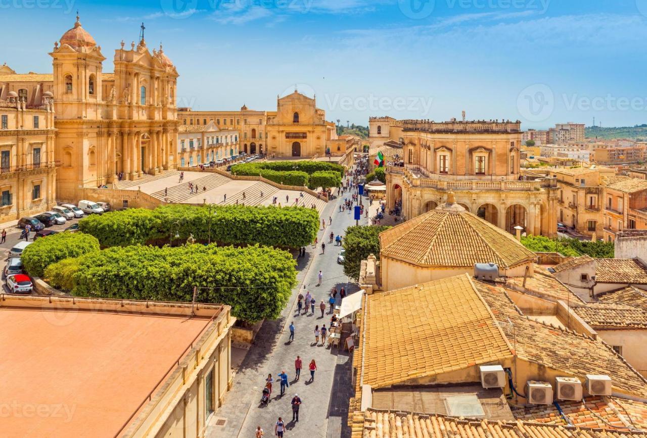 A Casa Tua Affitti Brevi Bed & Breakfast Noto Luaran gambar